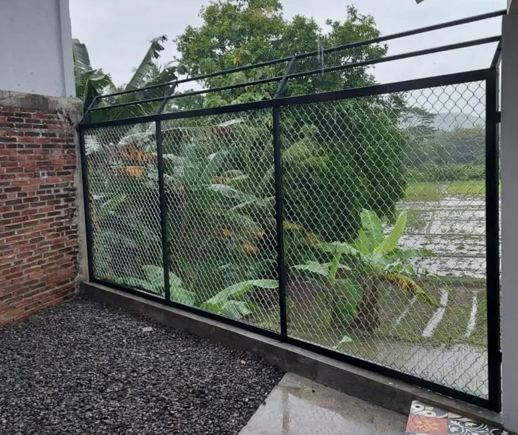 Bukan Sekadar Pembatas: Pagar Mesh yang Cantik dan Kuat